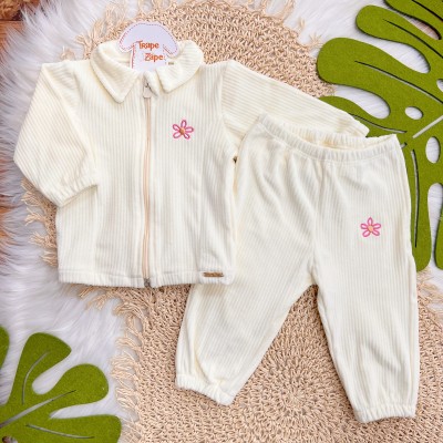 Conj. Jaqueta e Calça em Soft Canelado com Flor Bordada - Off White